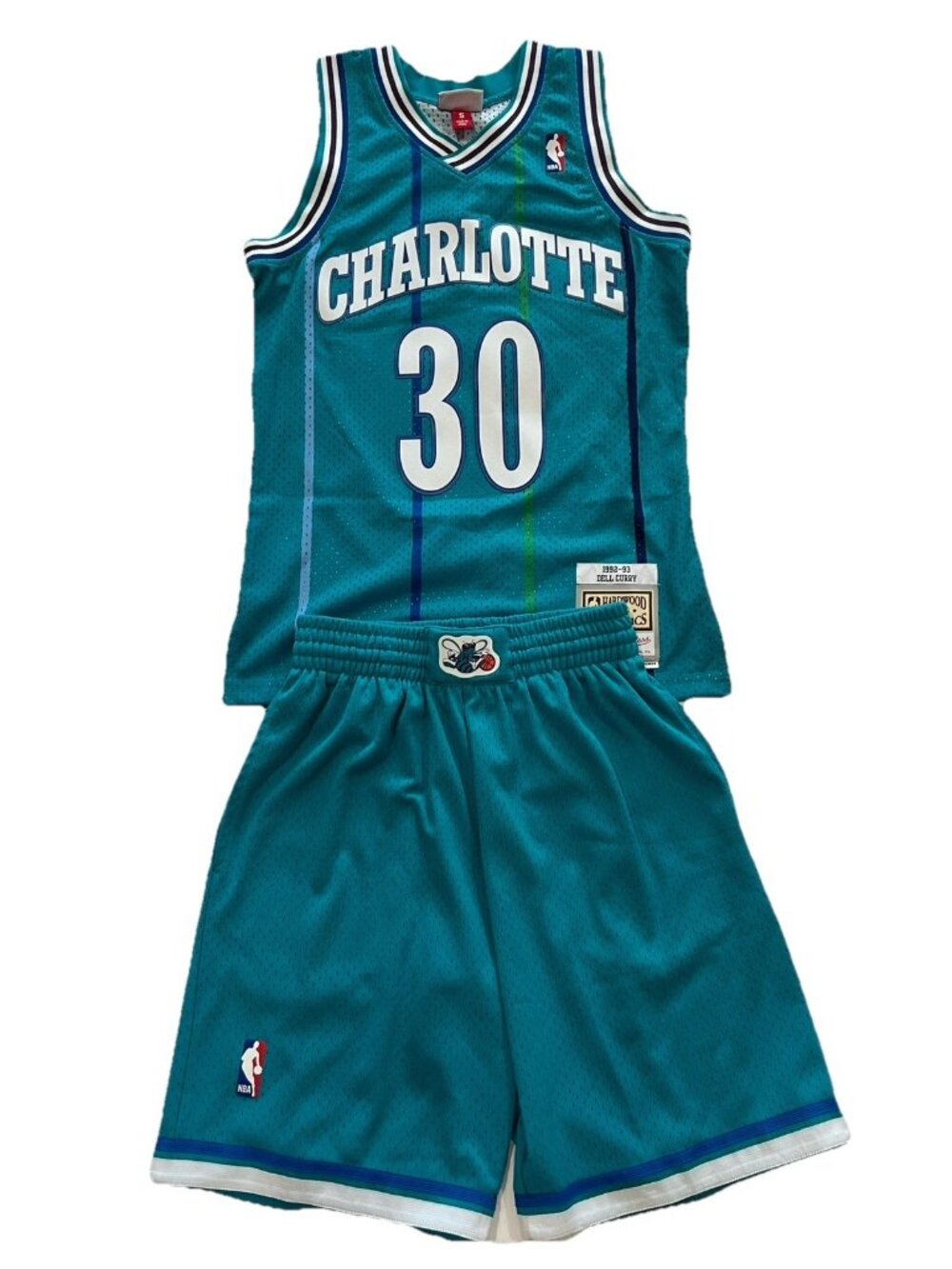 M&N NBA SWINGMAN ROAD CHARLOTTE HORNETS JERSEY AND MATCHING SHORTS SET (S)